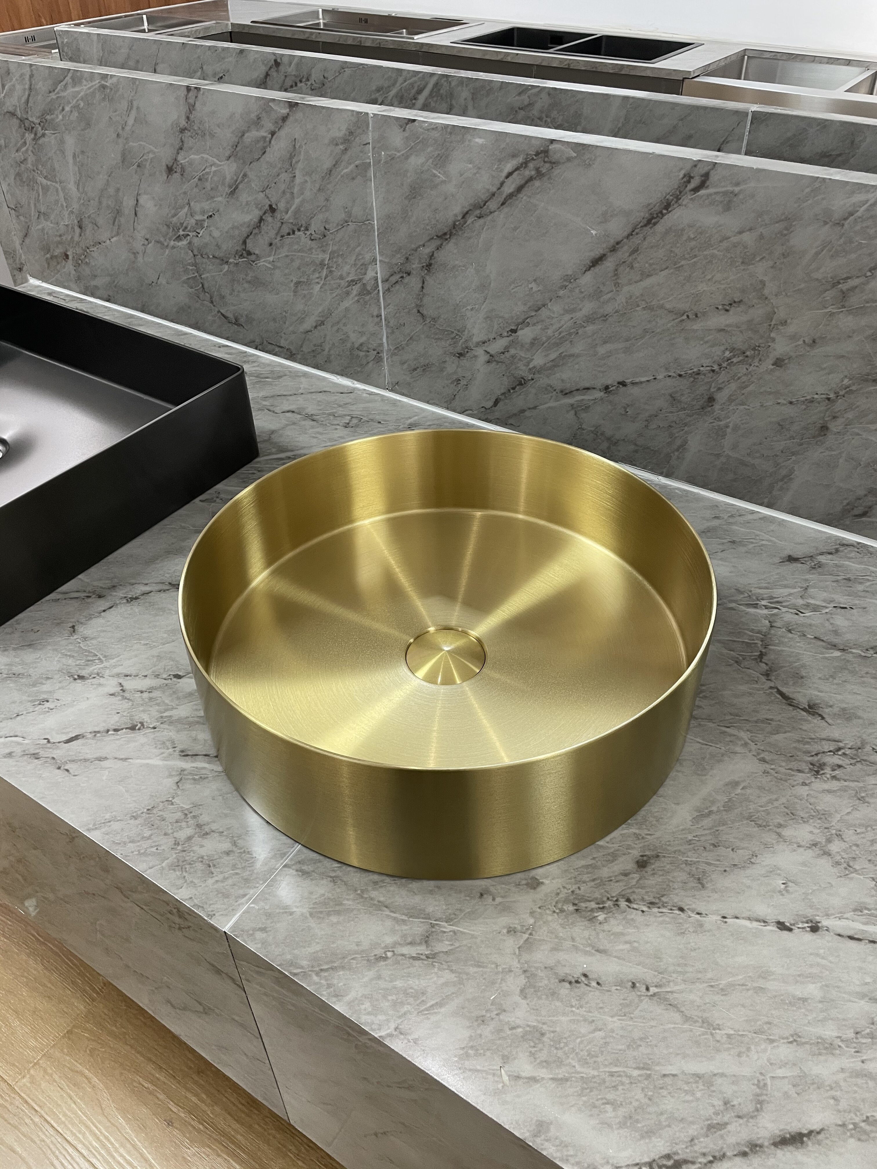 luxury 304 sus handmade bathroom sink Nano gold