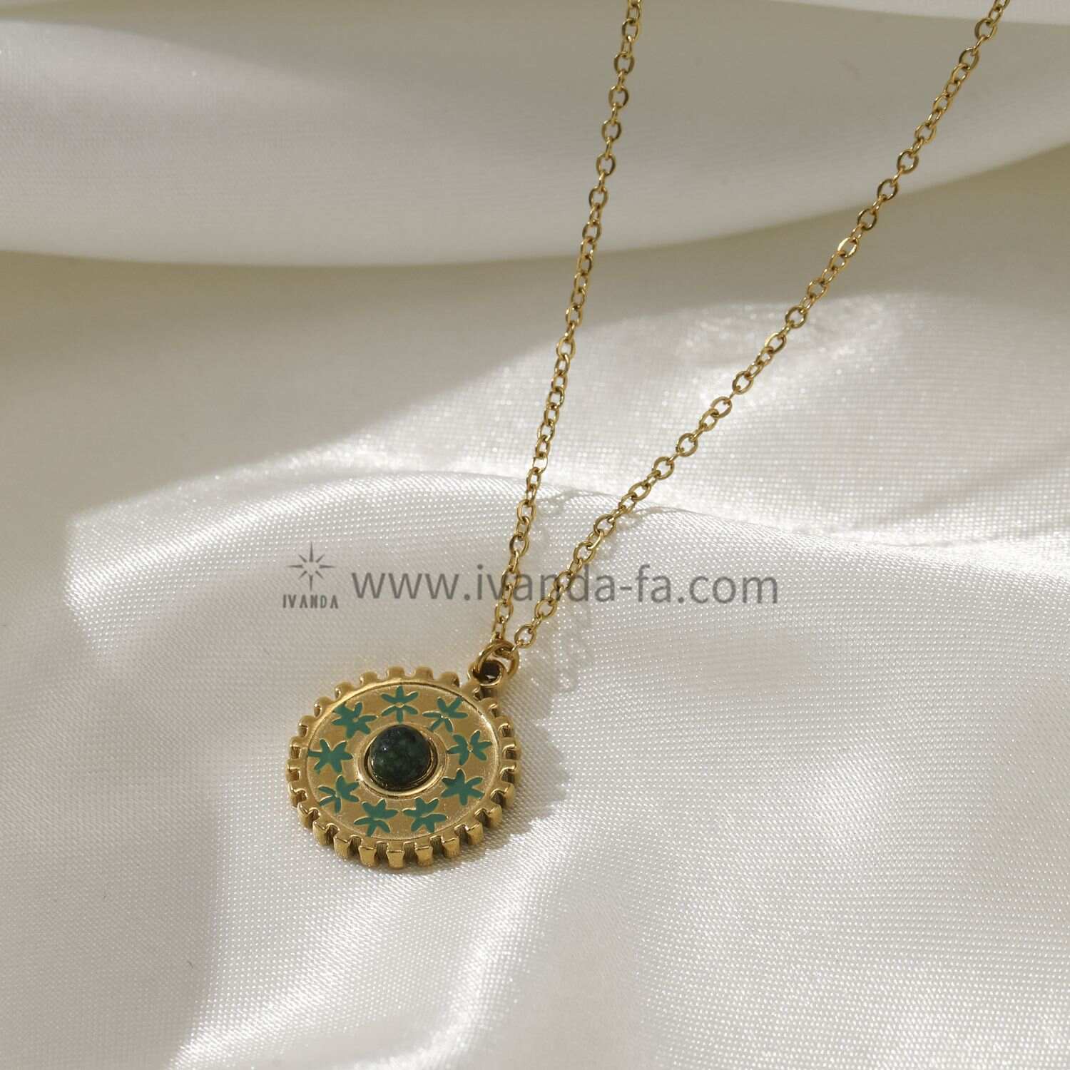 Stainless Steel Jewelry Green Enamel Round Pendant Necklace For Women