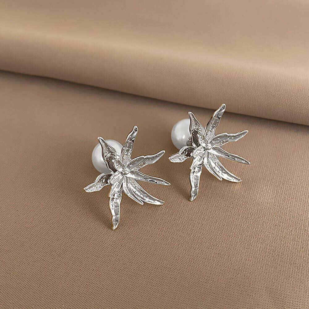 Hot Sale Design 18k Real Gold Plated Trendy Style Flower Pearl Stud Earrings