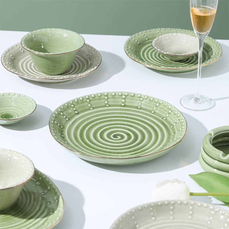 green dinnerware sets；green ceramic dinner plates；gold rimmed dinnerware sets