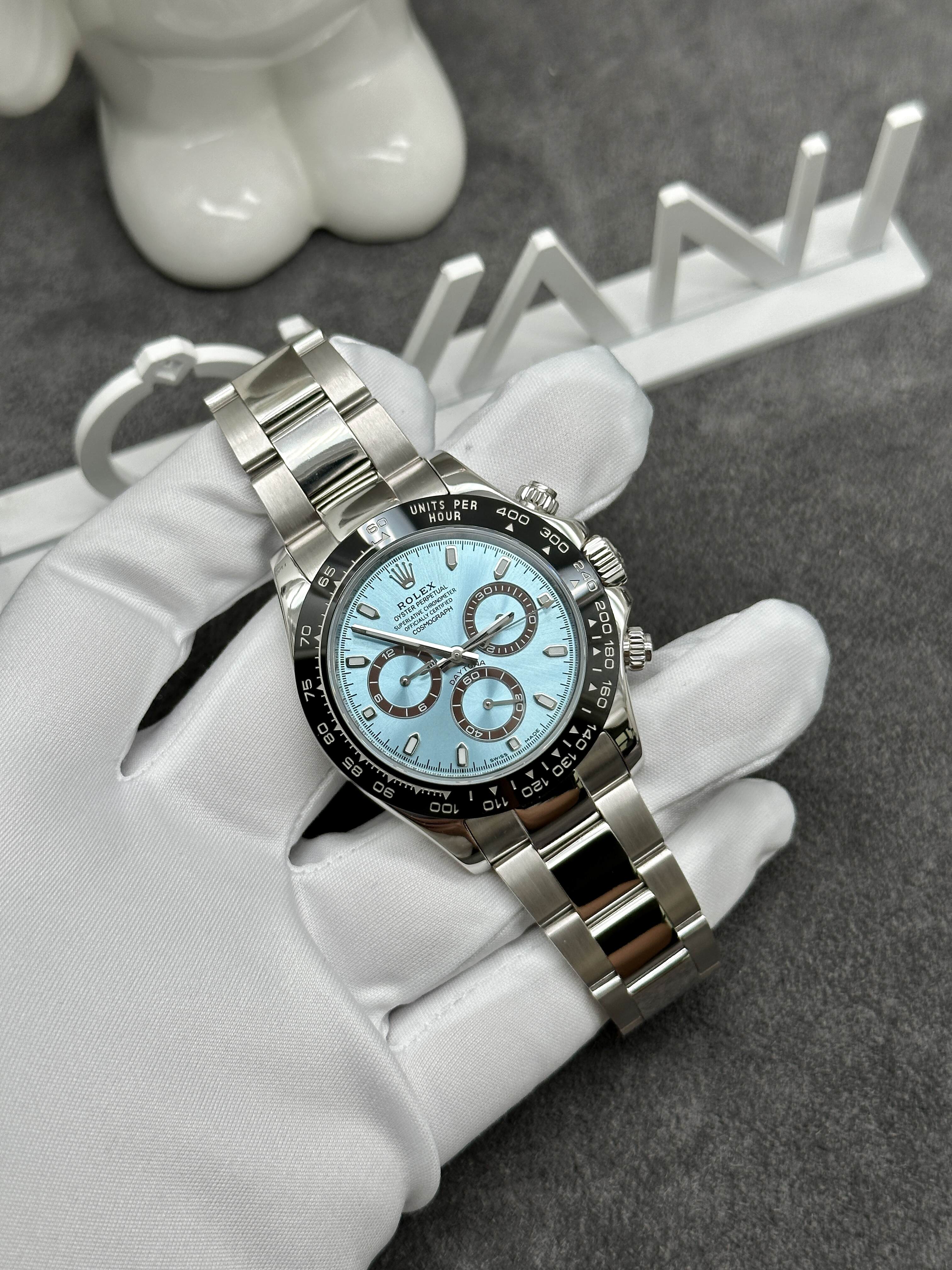 rolex cosmograph daytona gold watch