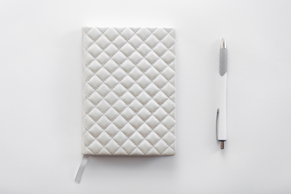 The Art of Luxury Paper Notebooks: Crafting Timeless Elegance and Personalization