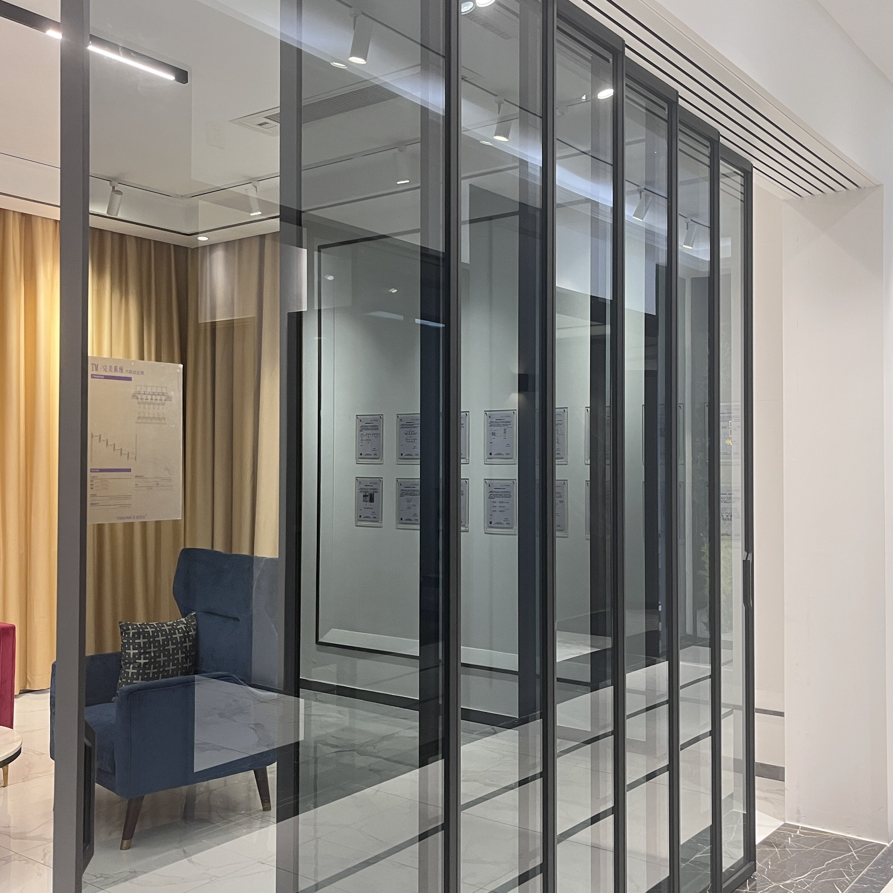 Perfect System Sliding Door Application uses an aluminum profile combination