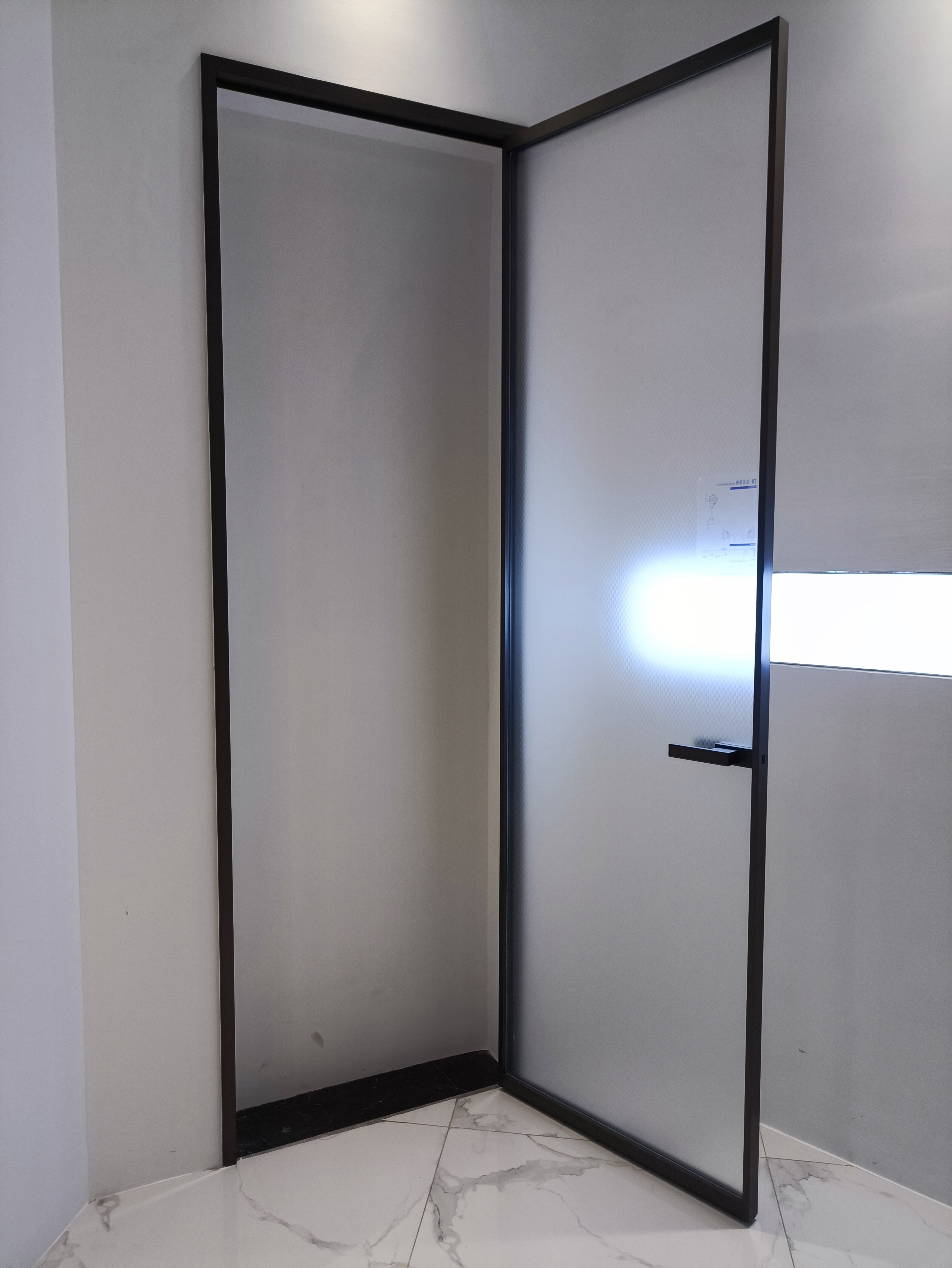 Perfect System Swing Door Application uses an aluminum profile combination