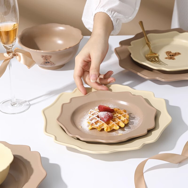 cute bowls and plates; popular dinnerware; bulk dinnerware