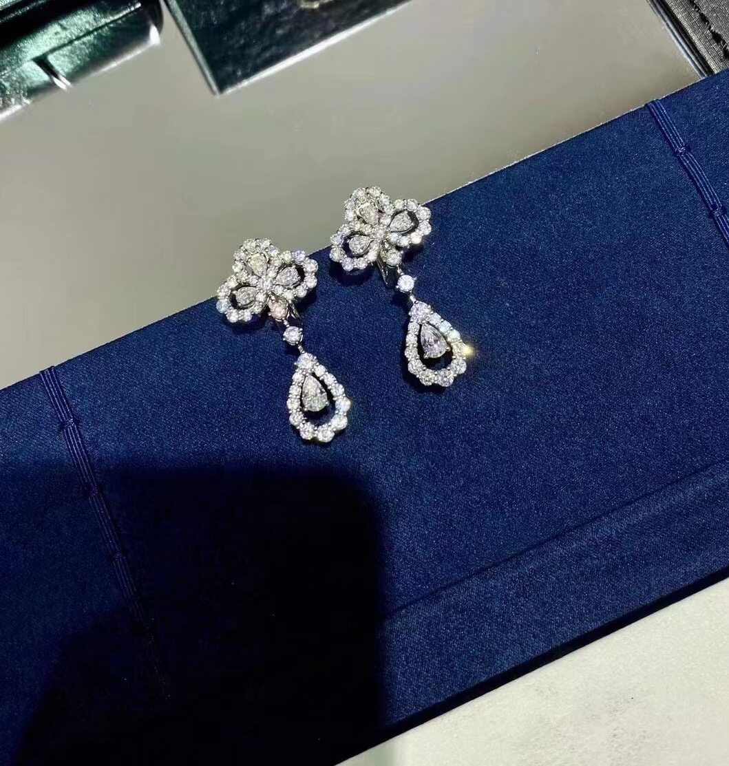 18K Gold Water Drop Diamond Earrings
