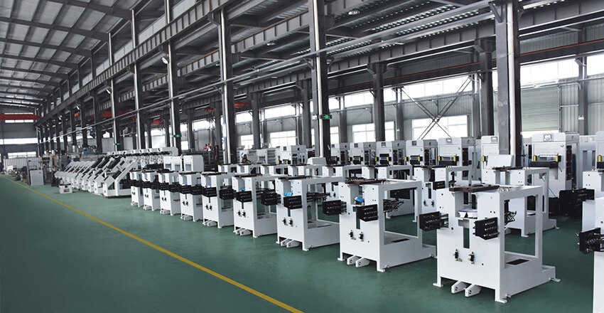 FULL-AUTOMATIC COMPUTER NUMERICAL CONTROL BELT FEEDING CUTTING MACHINE OF AUTOMATIC TOOL CHANGE,SLIDING TABLE HYDRAULIC PLANE CUTTING MACHINE,HYDRAULIC PLANE CUTTING MACHINE,HYDRAULIC SWING ARM CUTTING MACHINE,PRECISE FOUR-COLUMN PLANE HYDRAULIC CUTTING MACHINE