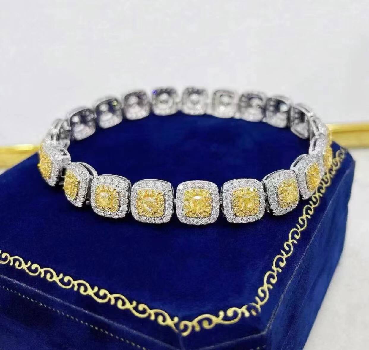 18K yellow diamond pillow full diamond bracelet