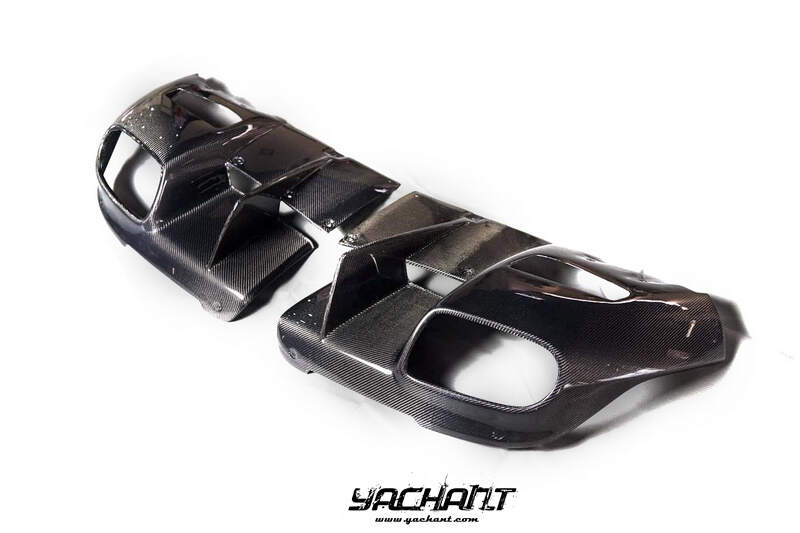 2012-2015 Ferrari F12 Berlinetta DMC Style Rear Diffuser CF (2).JPG