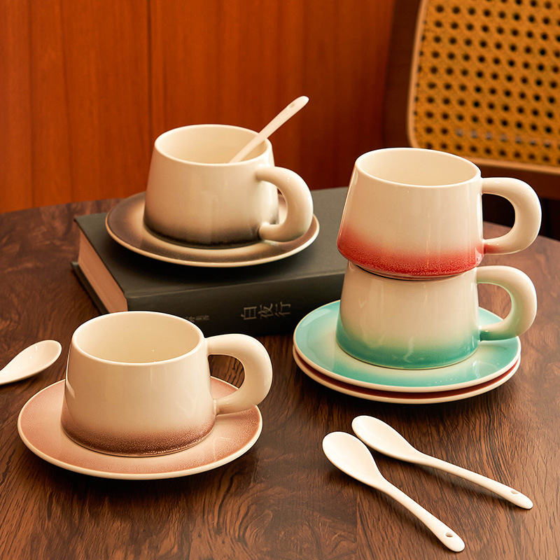 Ceramic vs Porcelain Coffee Mugs: Which One is Right for You?