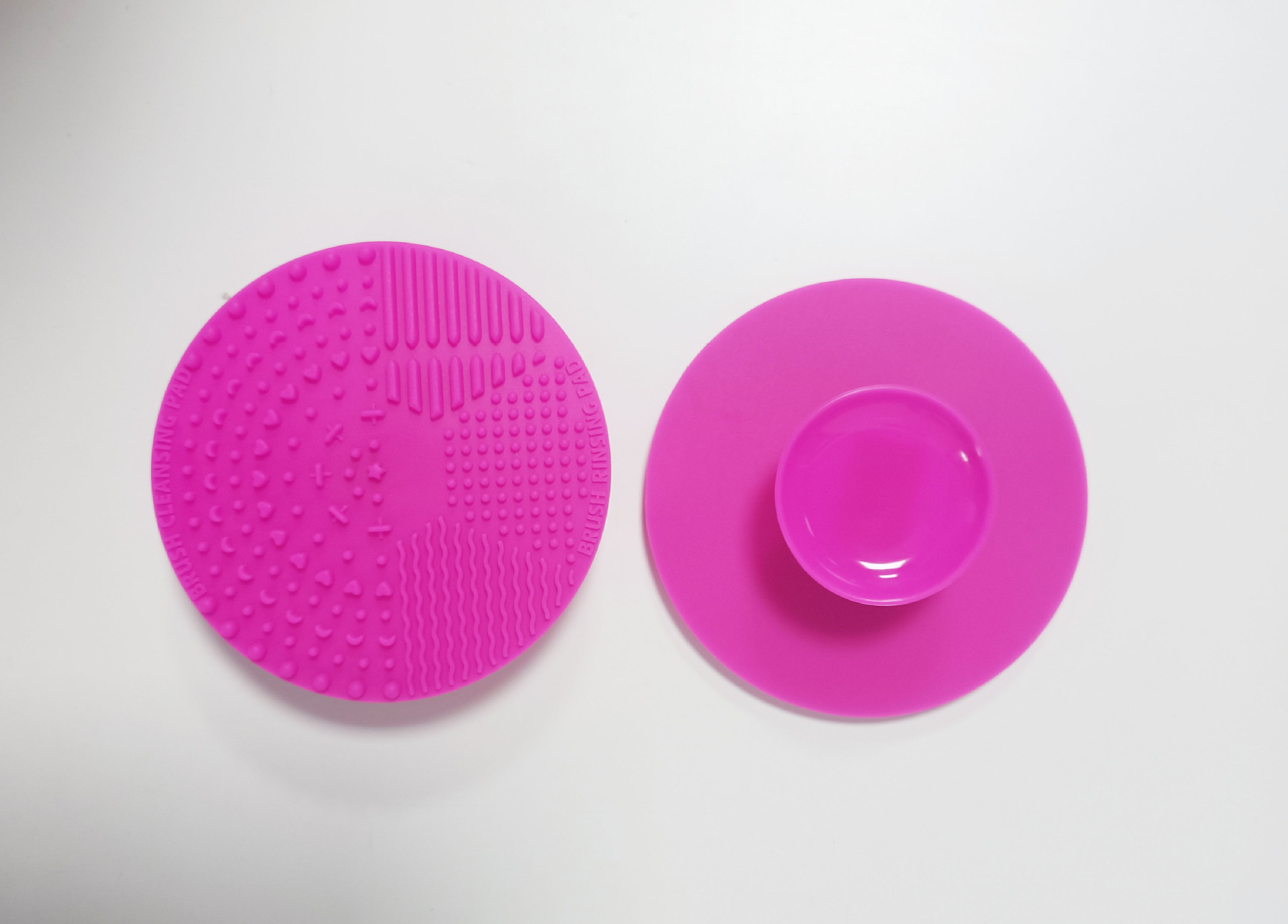 Silicone cleaning pad