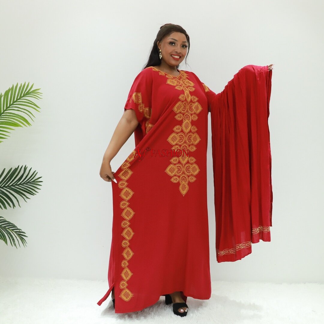 Mulheres muçulmanas vestem abaya novos designs Love Sahara