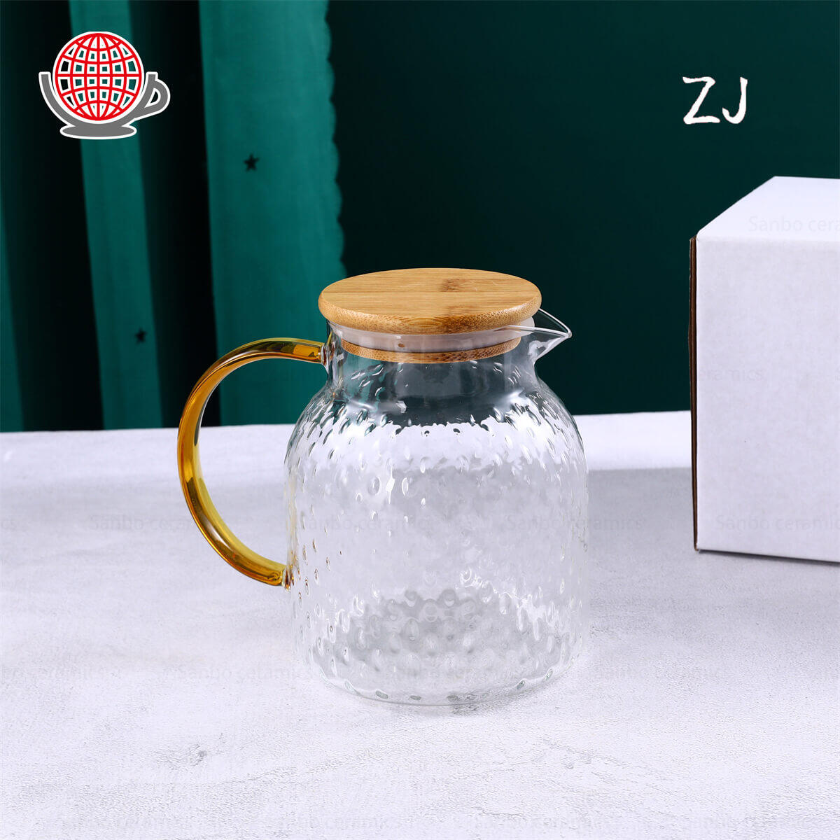 Factory Direct Unique Water Jug with Lid Glass Material