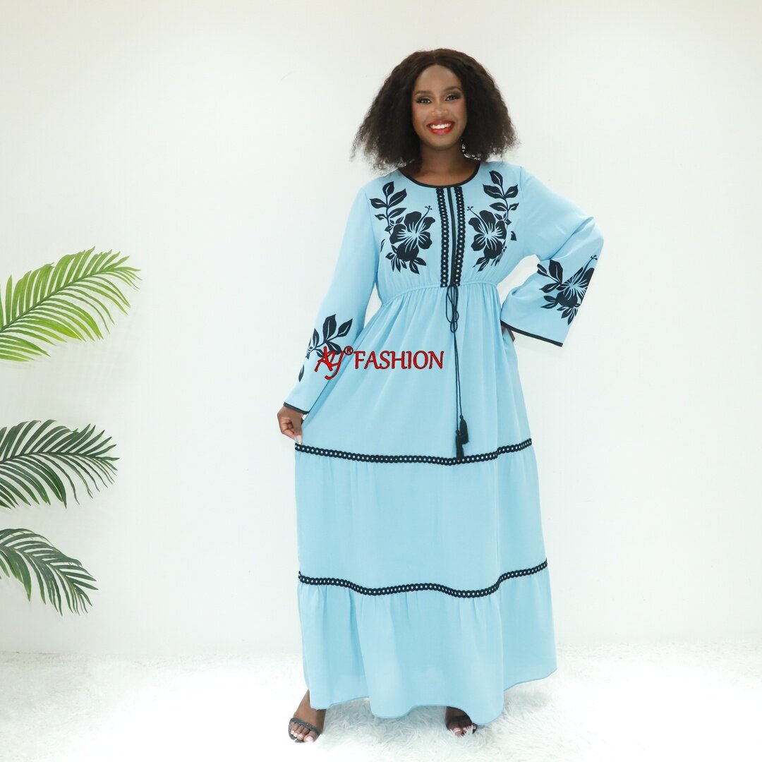 Robes africaines Kaftan Delhi 8780 Abidjan Kaftan Tradition de tenue musulmane