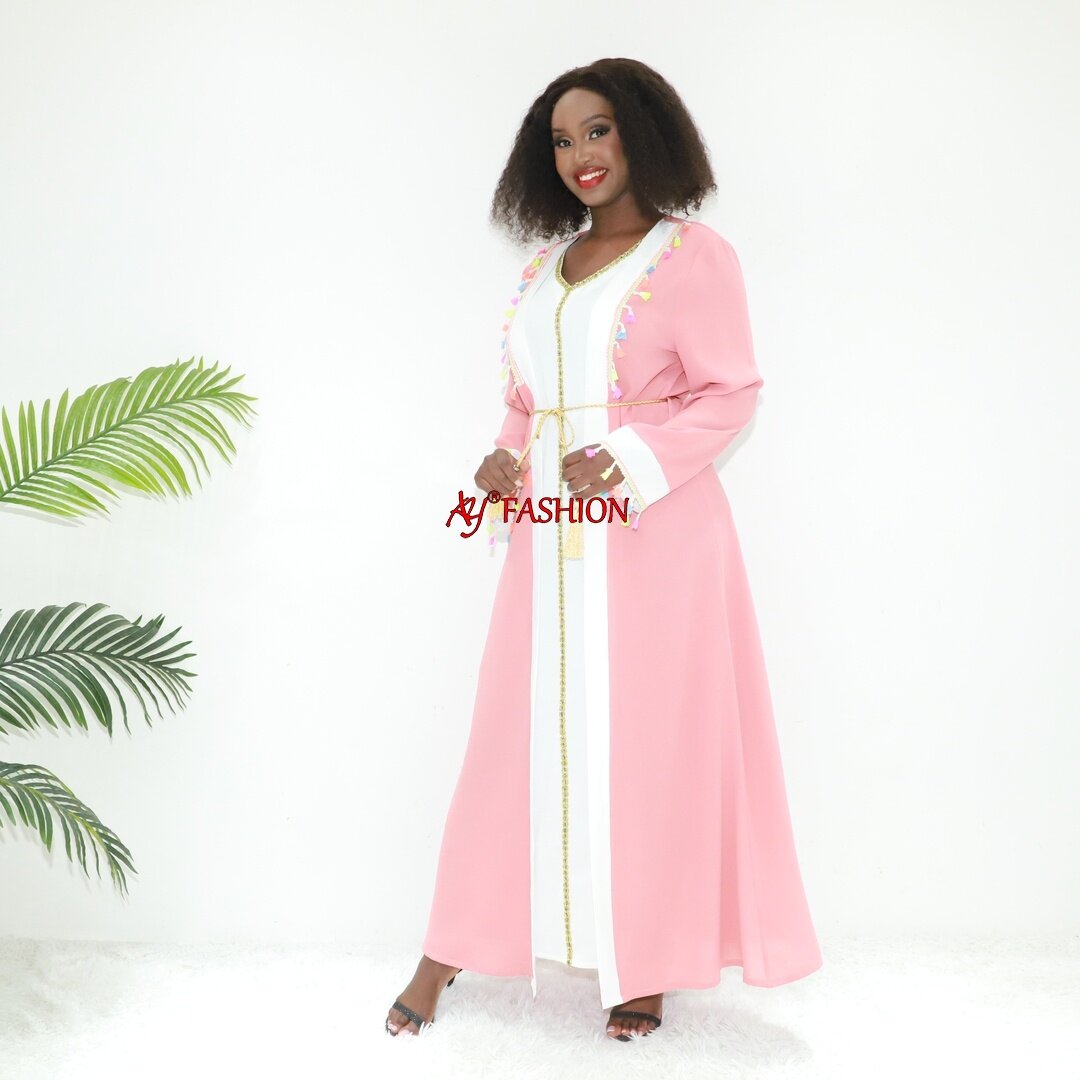 femme ethnique porte une robe de soirée arabe An6082 Congo Boubou Ladies robe