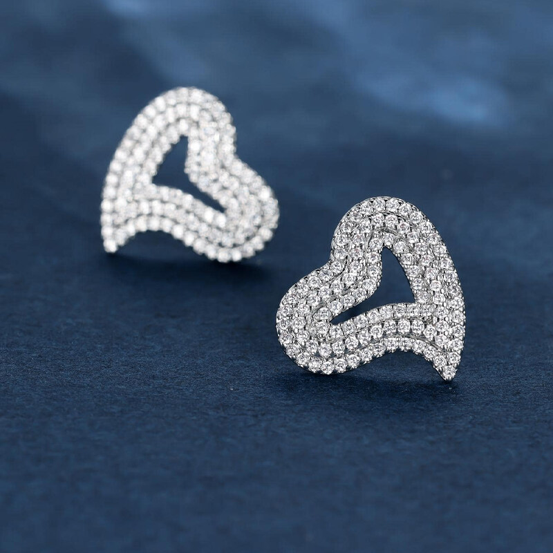 Cubic Zirconia Heart Studイヤリング