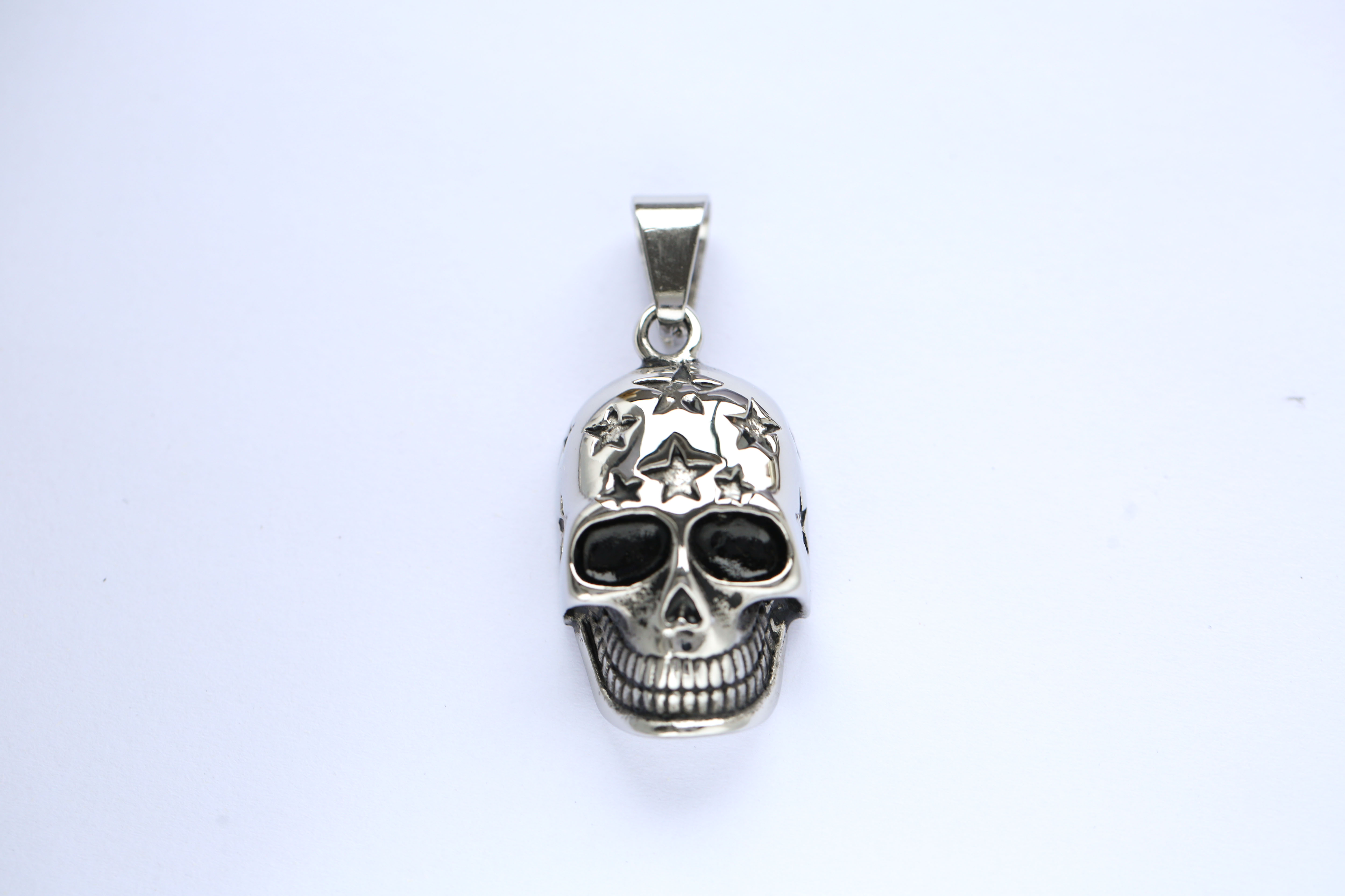 European and American popular jewelry wholesale red-eyed ghost head necklace pendant men's punk jewelry cross-border selection f