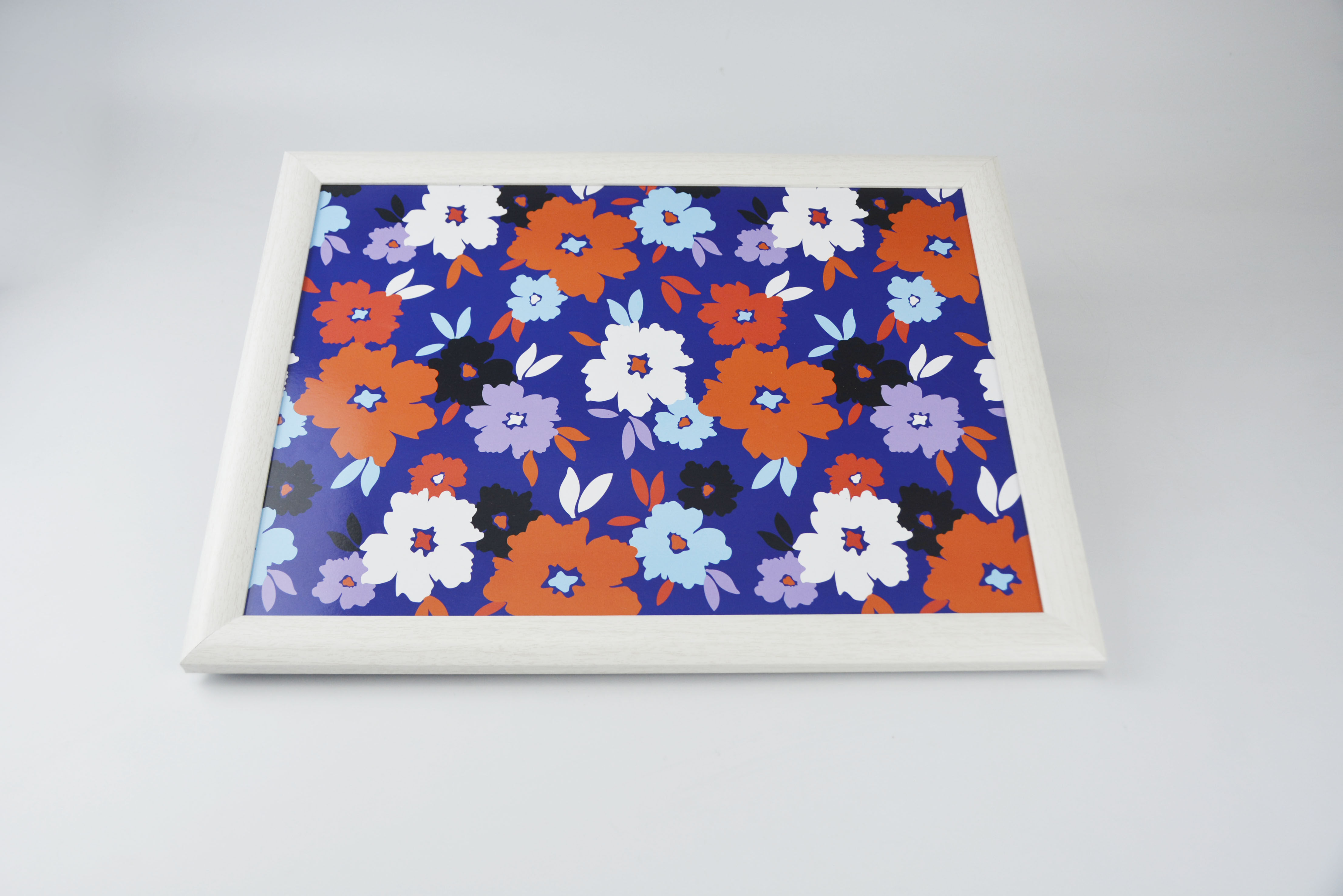 Wooden lap tray with knitted fabric mat waterproof and heat-insulating UV coating