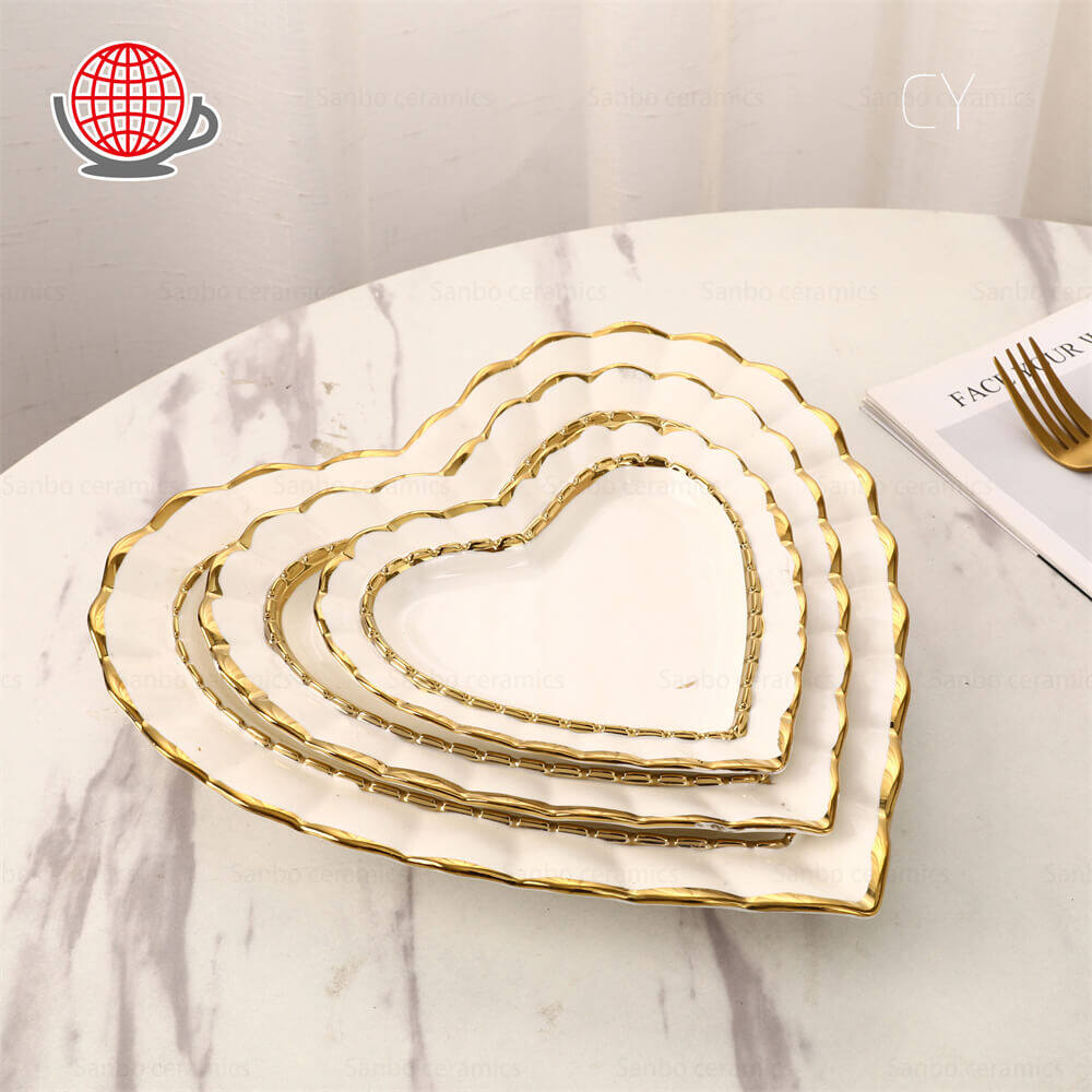 Wholesale China Heart Dinnerware with Gold Relief