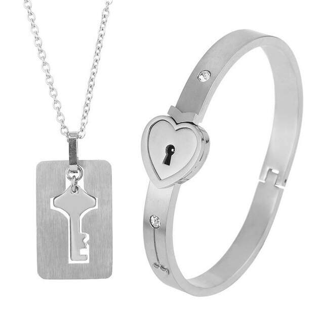 Amazon love lock couple bracelet necklace men and women interlocking to the sky Valentine's Day gift