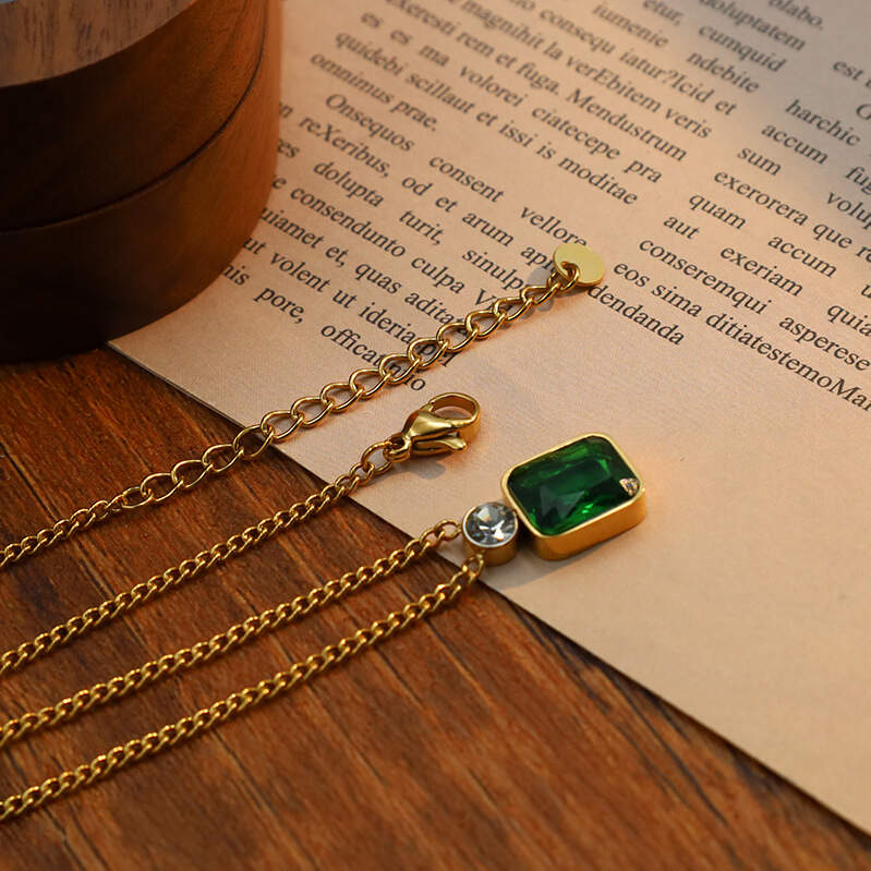 Wholesale Style zircon emerald pendant clavicle chain antique style titanium steel gold-plated necklace not fade for girls (2).jpg