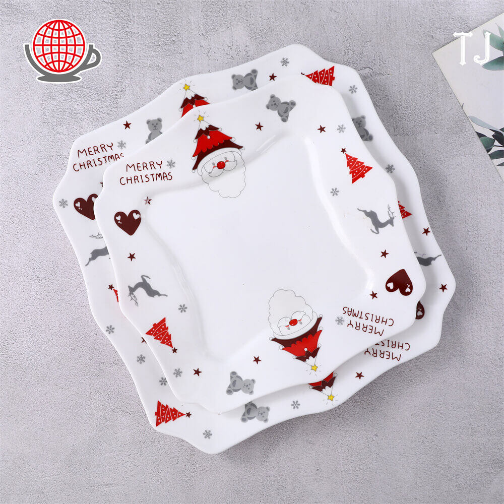 square-christmas-dinner-plates.jpg