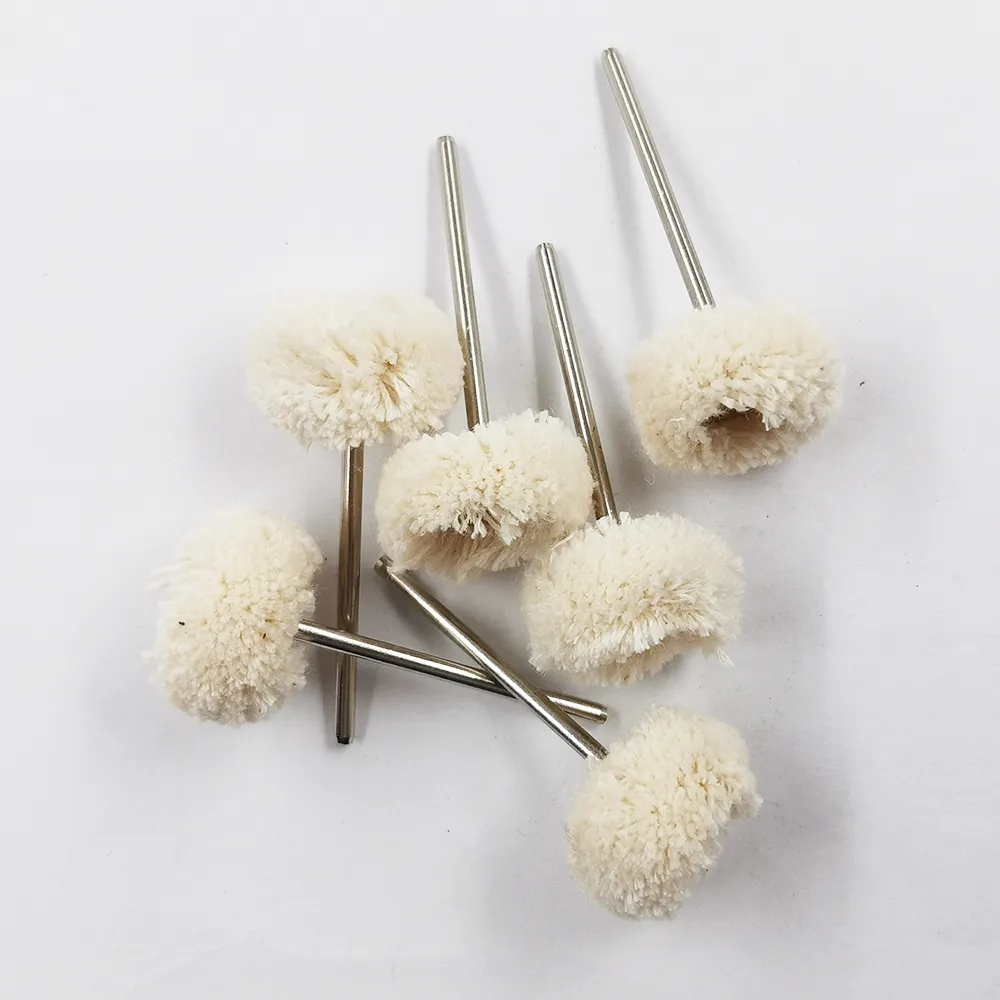 Cuticle Clean Yarn Brush