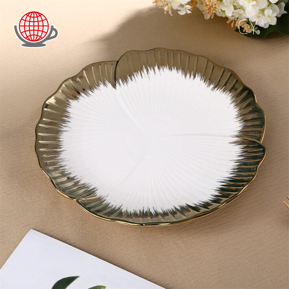 irregular-gold-dining-plate.jpg