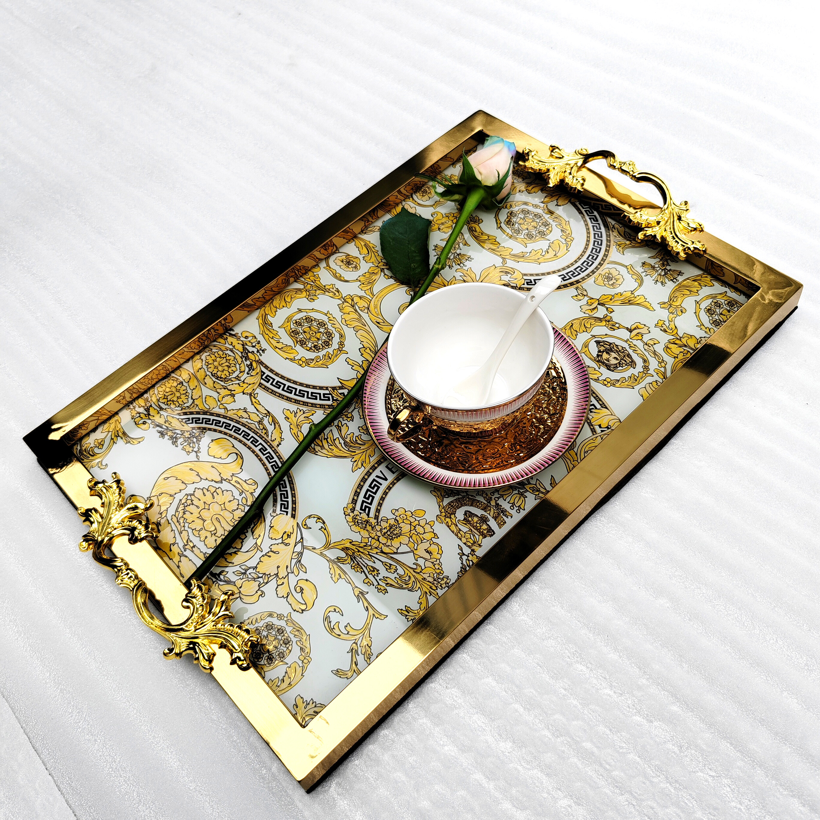 tray ng silid -kainan ， luxury gold tray ， restawran tray ， 304 hindi kinakalawang na asero ， hugis -parihaba na disenyo ng italian ， villa hotel banyo dekorasyon tray ， tray kasangkapan