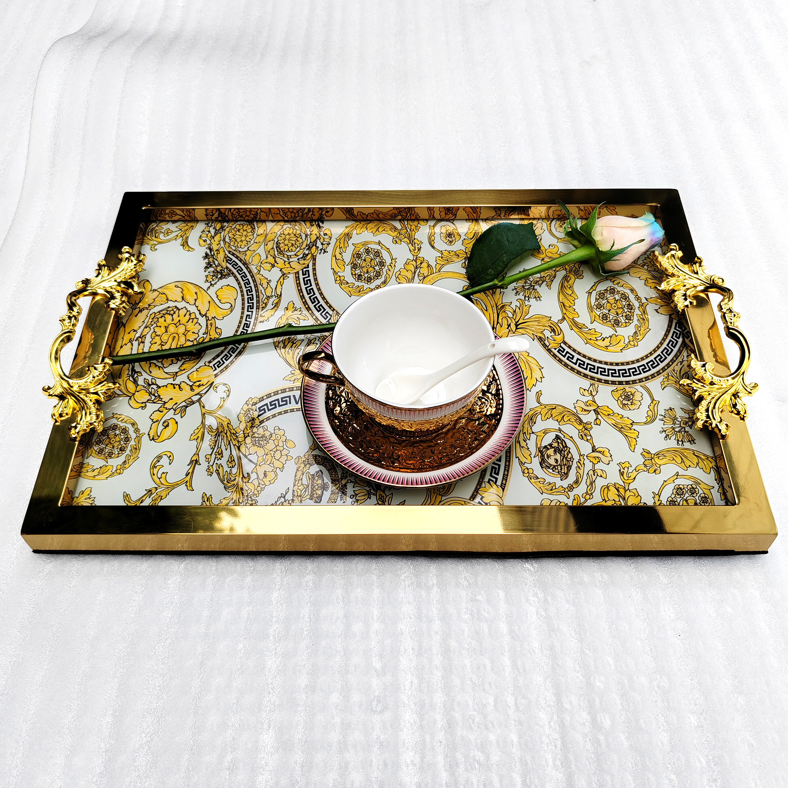 tray ng silid -kainan ， luxury gold tray ， restawran tray ， 304 hindi kinakalawang na asero ， hugis -parihaba na disenyo ng italian ， villa hotel banyo dekorasyon tray ， tray kasangkapan