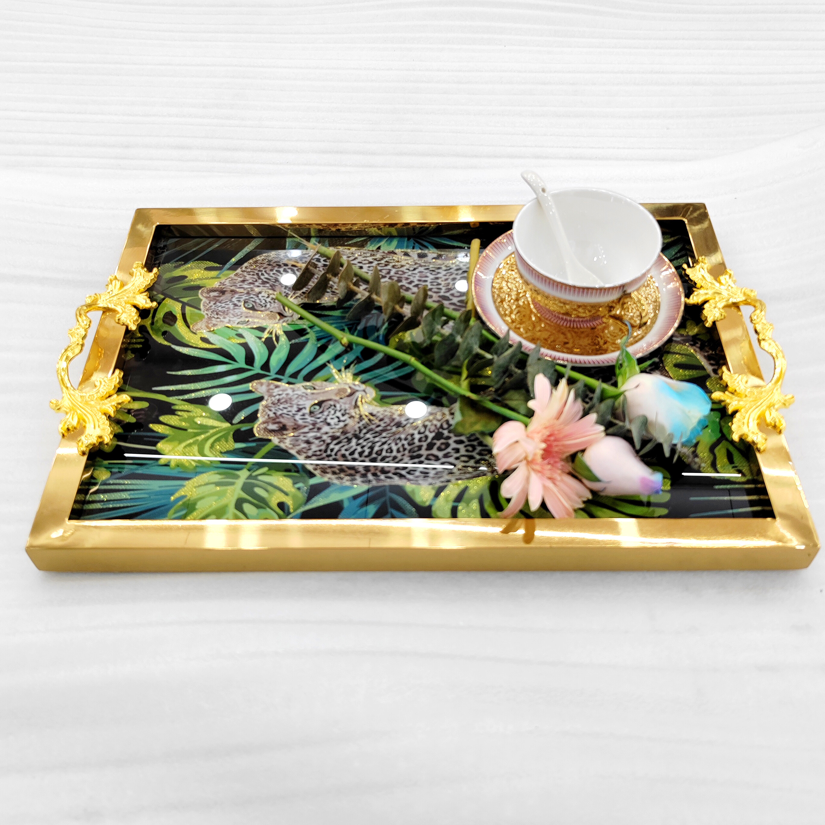 tray ng silid -kainan ， luxury gold tray ， restawran tray ， 304 hindi kinakalawang na asero ， hugis -parihaba na disenyo ng italian ， villa hotel banyo dekorasyon tray ， tray kasangkapan