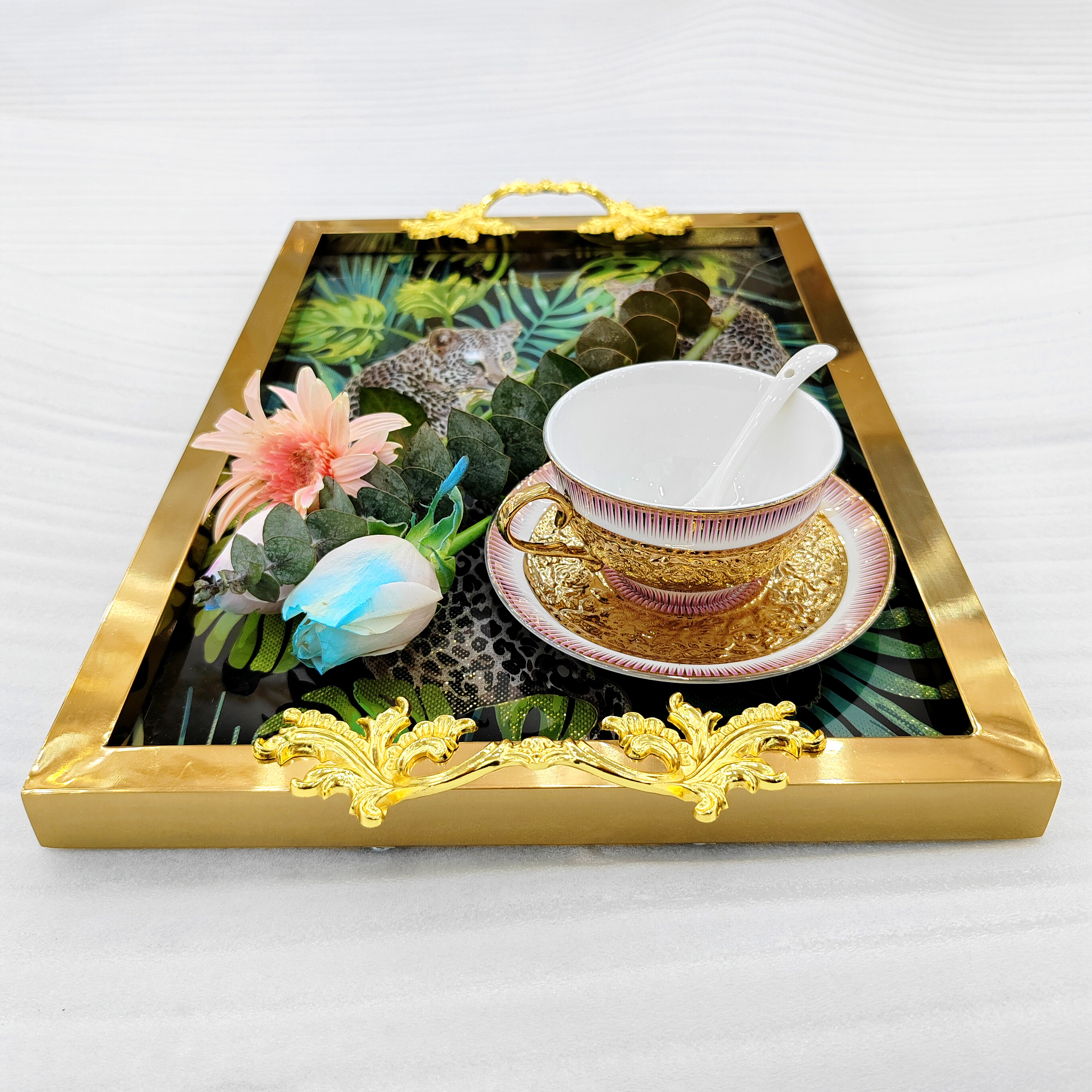 tray ng silid -kainan ， luxury gold tray ， restawran tray ， 304 hindi kinakalawang na asero ， hugis -parihaba na disenyo ng italian ， villa hotel banyo dekorasyon tray ， tray kasangkapan