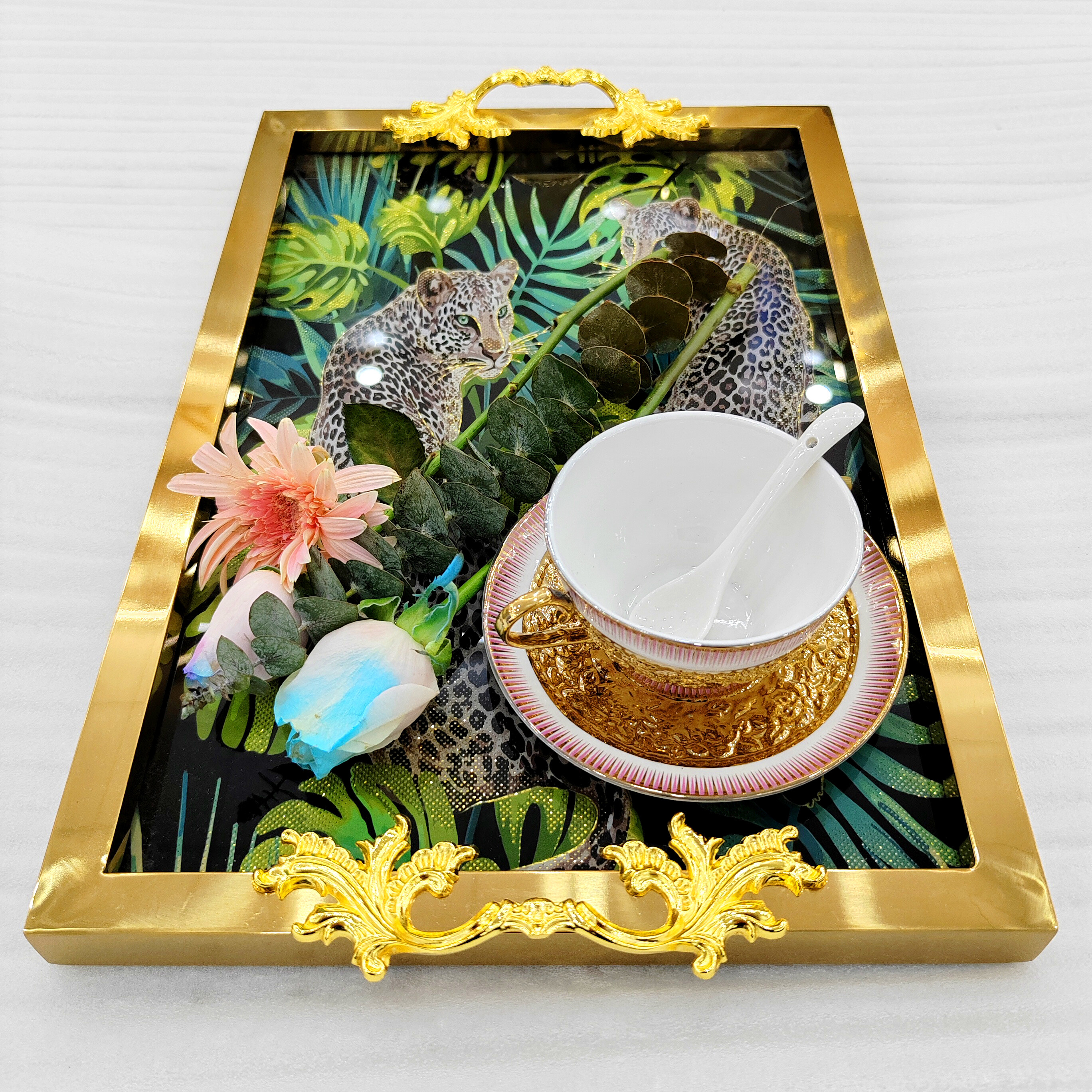 tray ng silid -kainan ， luxury gold tray ， restawran tray ， 304 hindi kinakalawang na asero ， hugis -parihaba na disenyo ng italian ， villa hotel banyo dekorasyon tray ， tray kasangkapan