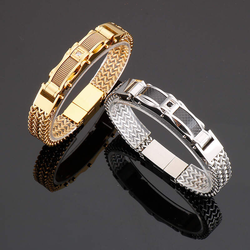 Foreign trade e-commerce supply wholesale European and American fashionistas’ creative new products golden stainless steel men’s diamond bracelets (5).jpg