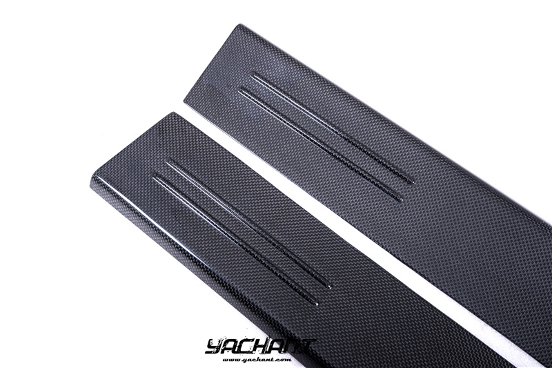 YCFR812020LDCF 2017-2020 Ferrari 812 Superfast Kick Step Panel Door Sill without Badge DCF Plain Carbon Weave (10).jpg