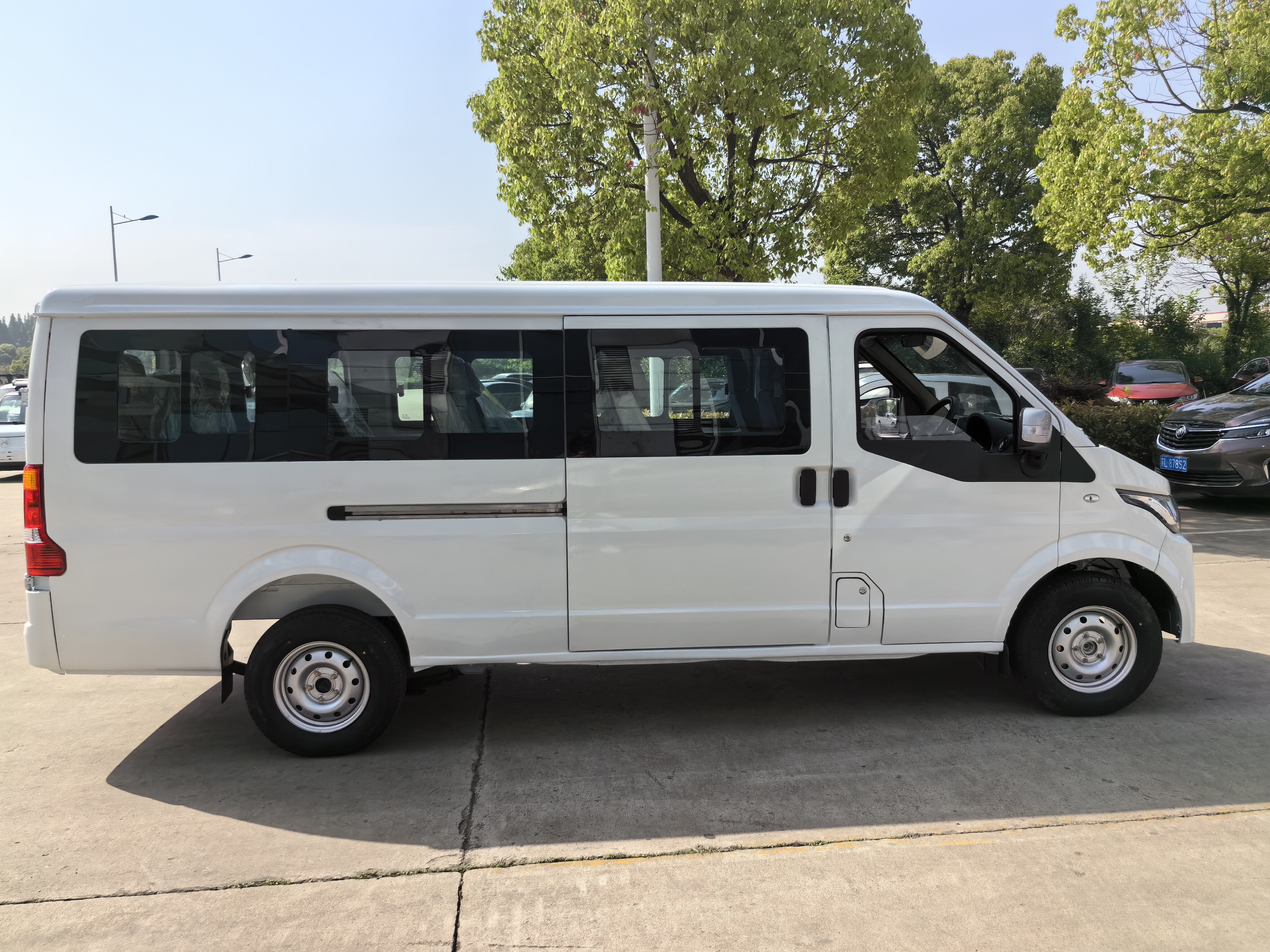 Minibus  vehicle   EA51