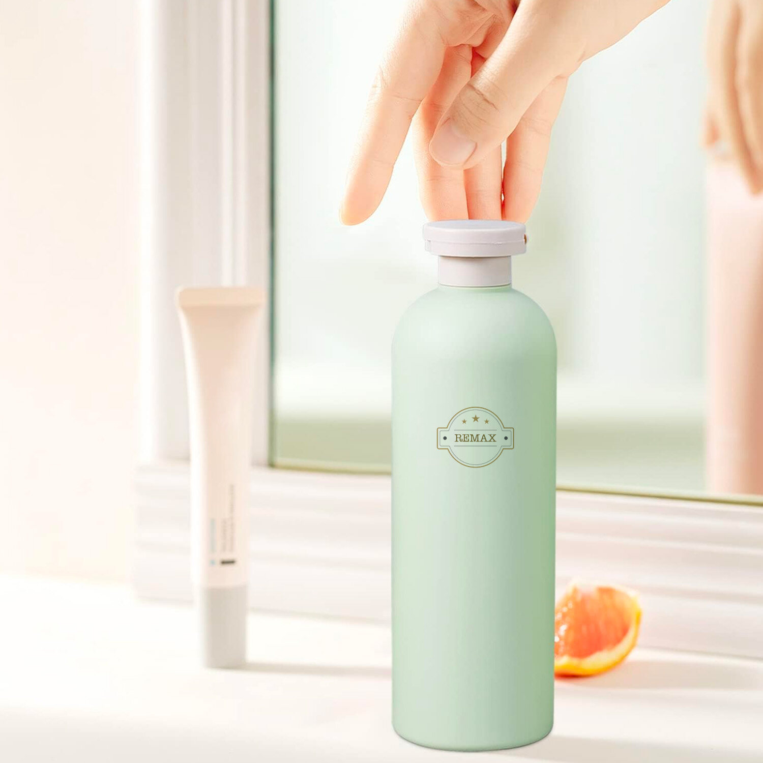 Plastic 8 oz 6 oz 200ML Green Slimline Cosmetic Bottle Packaging Skin Care Cream Pump Bottle