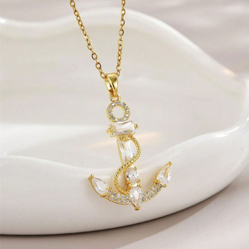 2024 New Arrival Gold Plated Titanium Steel Short Clavicle Necklace