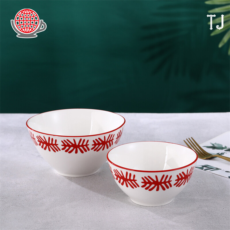 red-snowflake-pattern-serving-bowls.jpg