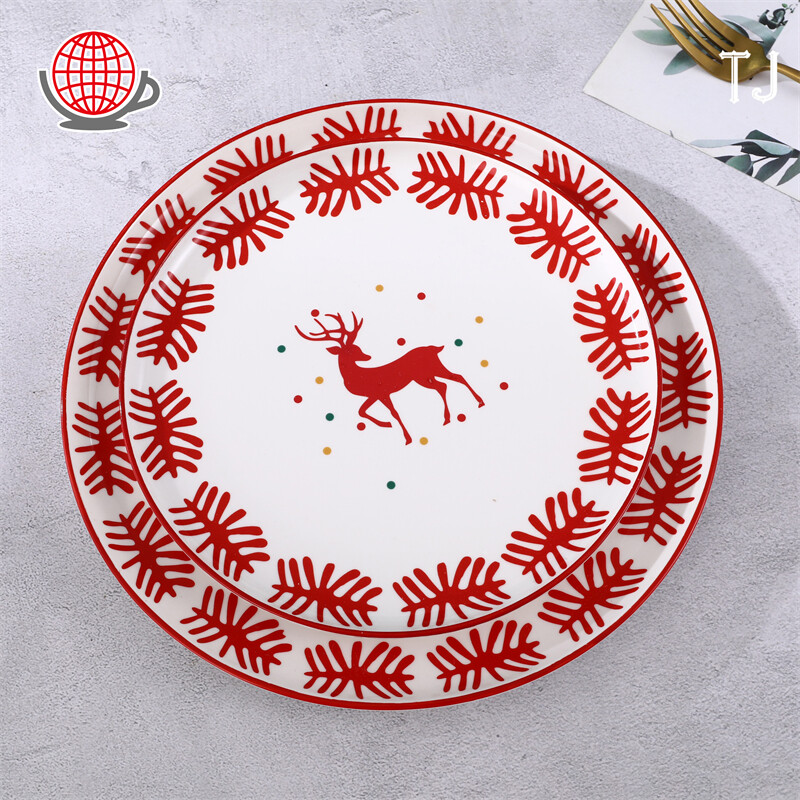 round-red-reindeer-christmas-plates-set.jpg