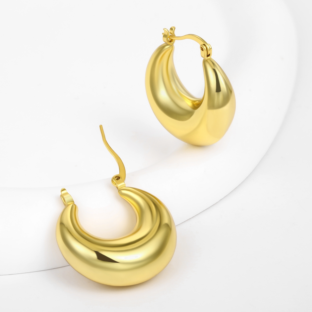 Huggie earrings for women；Chunky Hoop Earrings；gold-plated jewelry