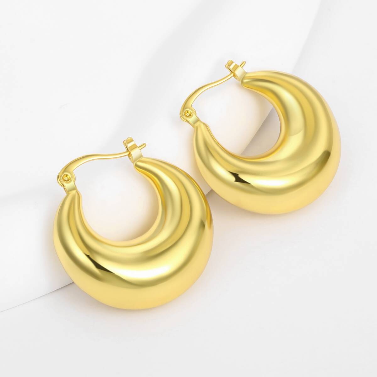 Huggie earrings for women；Chunky Hoop Earrings；gold-plated jewelry