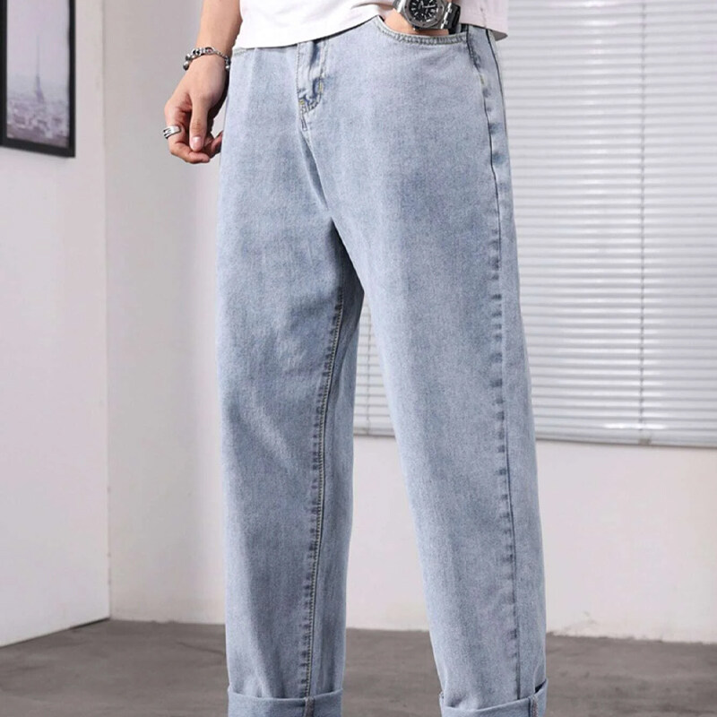 Men Light Wash Slant Pocket Straight Leg Jeans