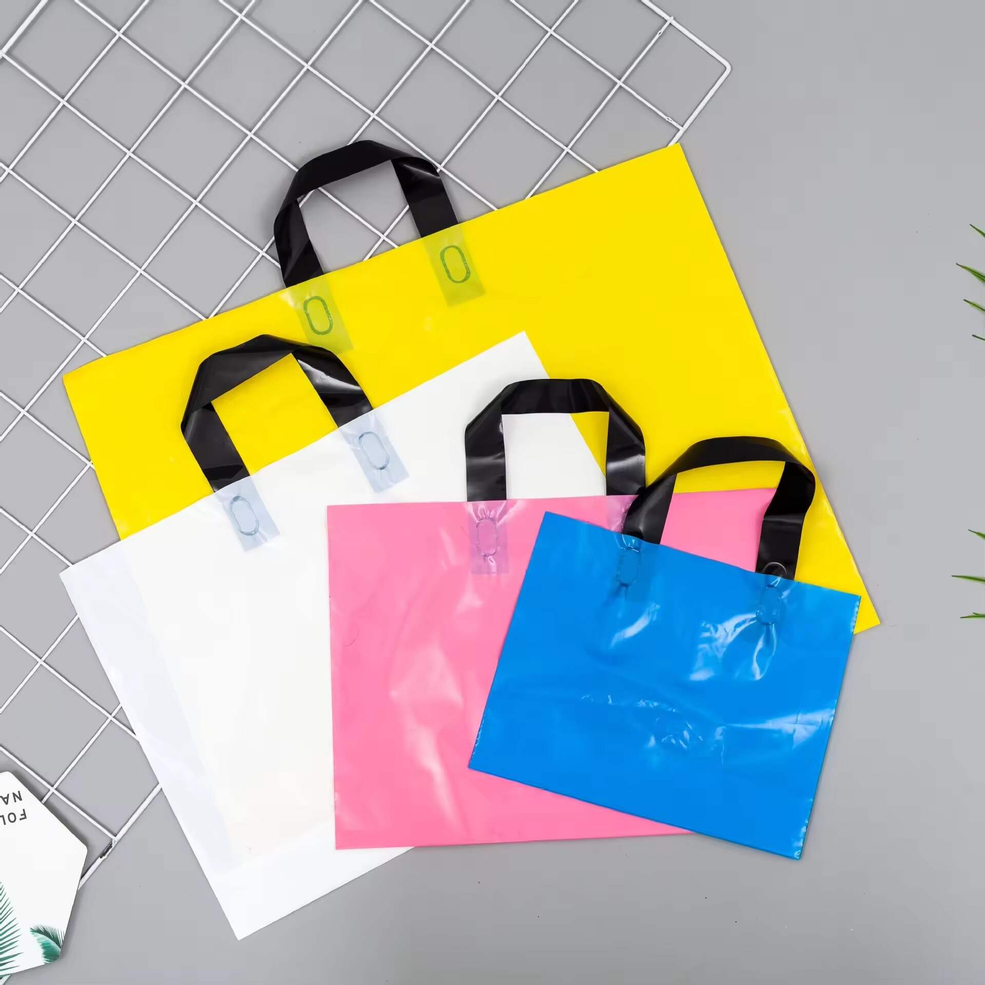 Tote Recyclable Plastic Carrier Bag Hot Sale Tote Bag Eco Reusable Bag Laminated Plastic Shopping Bag