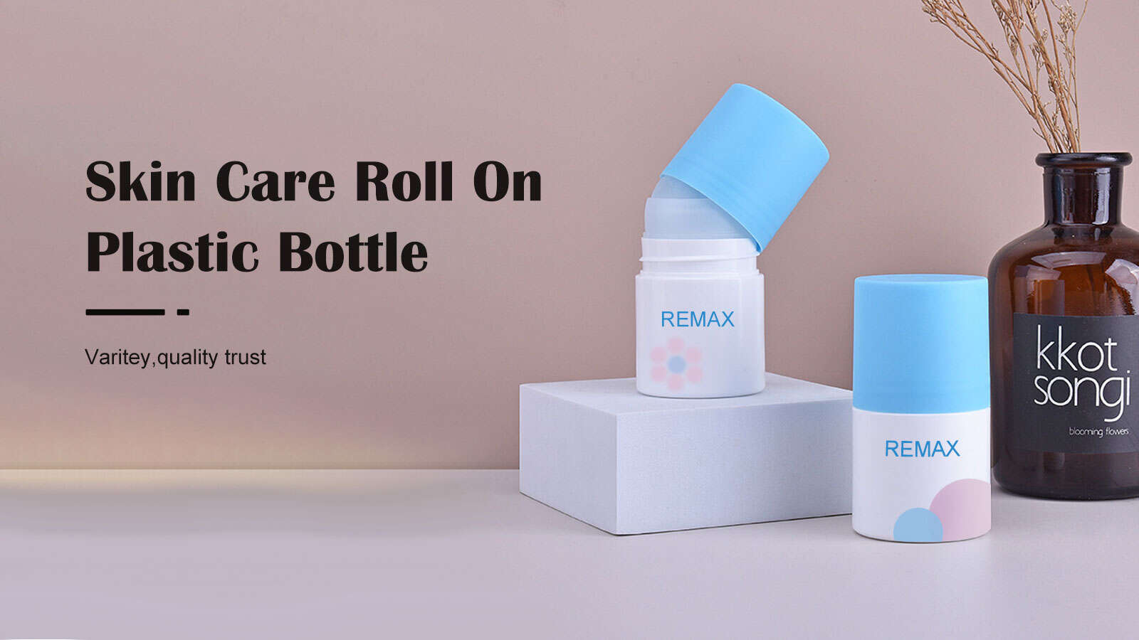 Blue plastic roller bottle: the darling of the new era of cosmetic packaging