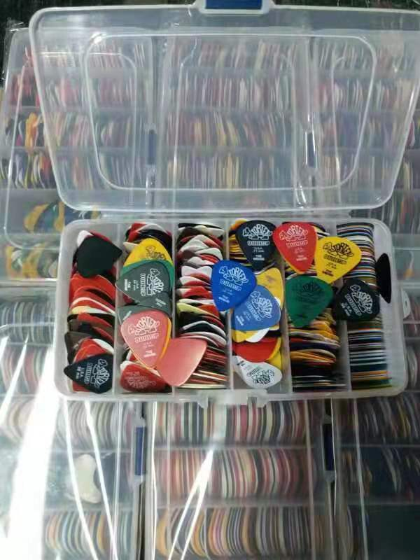 Durable custom plastic guitar picks for acoustic classical guitar