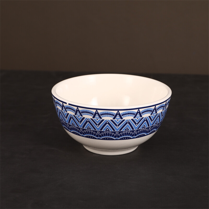 white and blue crockery, best ceramic dishes, quality dinner plates