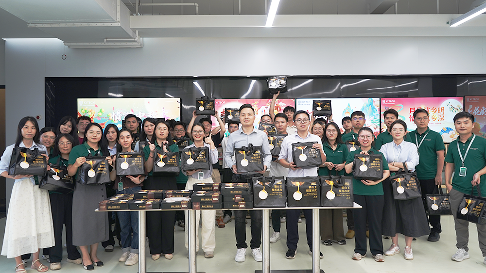 Hencin Group dankte und wünscht beim Happy Mid-Autumn Festival