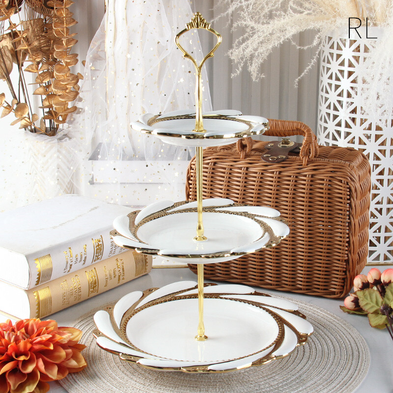 golden-round-dessert-stand.jpg