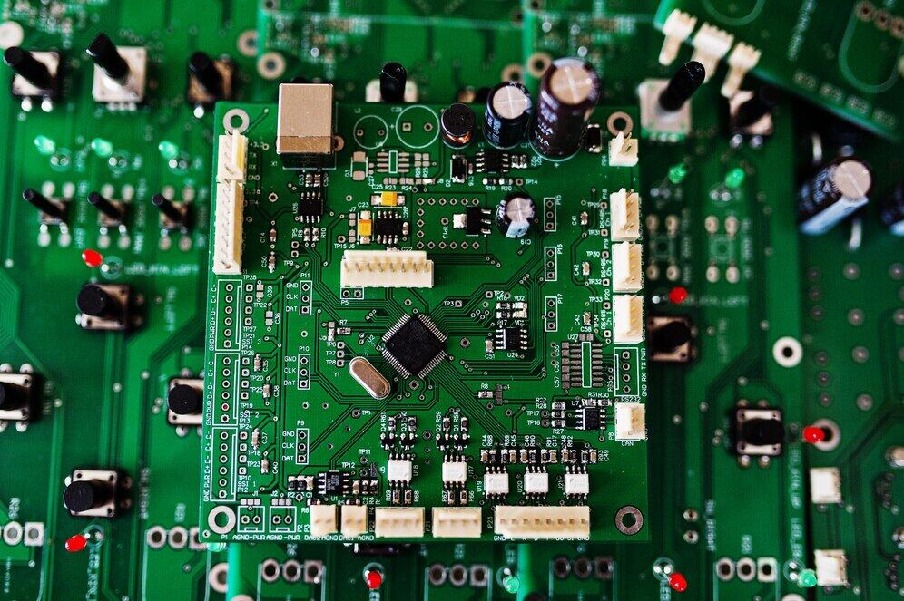 Exploring the World of Electronics: Why You Should Buy Electronic Components from China